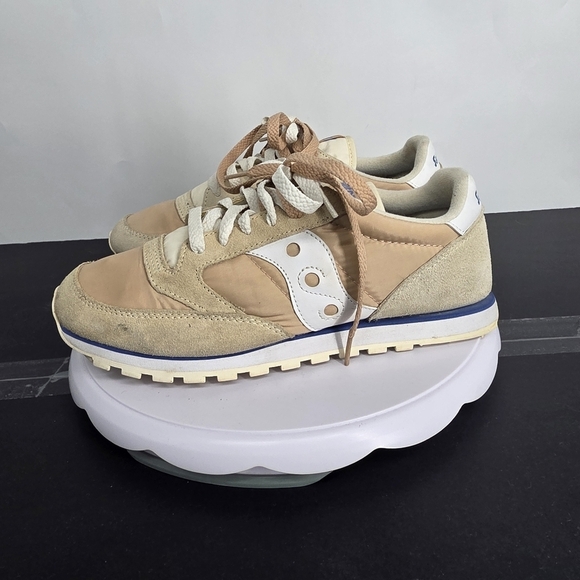 Saucony Shoes - Saucony JAZZ Low Pro Sneakers Women 9.5 Shoes Tan Beige Suede Cream Retro Runner